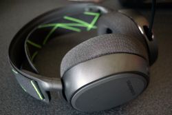 SteelSeries Arctis 9X is super-comfy and sounds great