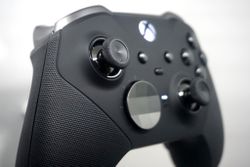 When does the Xbox Elite Controller Series 2 launch?