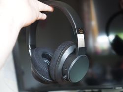 Creative SXFI Air Bluetooth headphones review: Gimmicks or greatness?