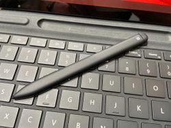 Does Microsoft's new Surface Slim Pen have a rechargeable battery?