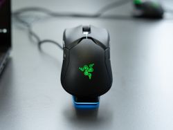 Razer's Viper mouse goes wireless and adds some awesome tracking tech