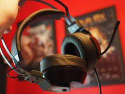 Mad Catz F.R.E.Q. 4 PC headset review: Great audio, but that's about it. 