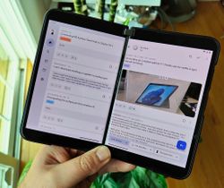 Dual-pane app support for Surface Duo comes to Sync for Reddit 