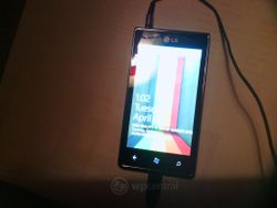LG Miracle E740H spotted in wild with TELUS branding