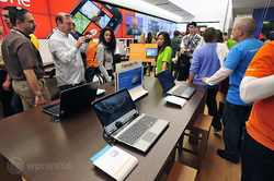 Microsoft opens their new retail Store in New York to a cheering crowd