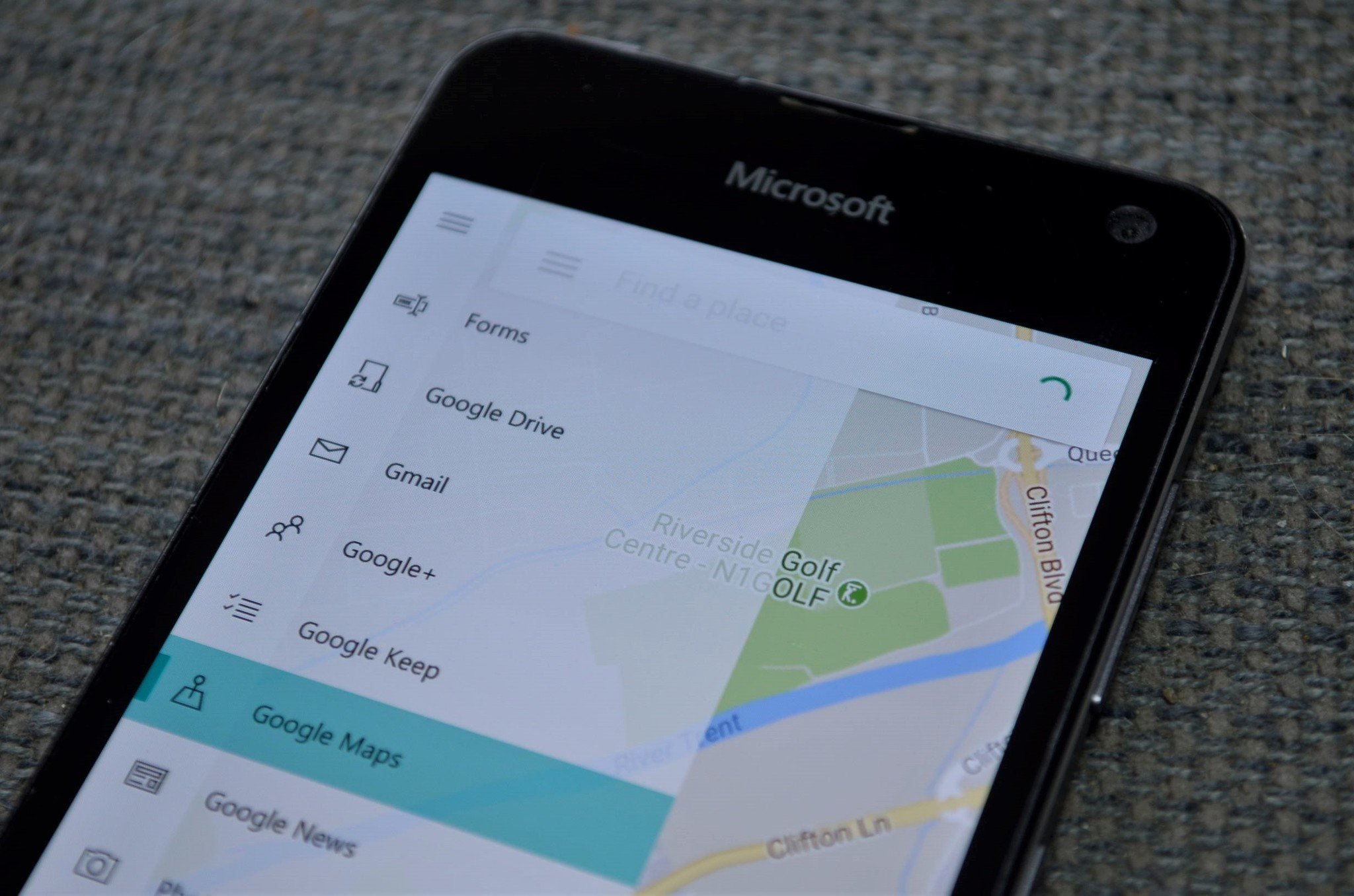 does windows phone have google maps