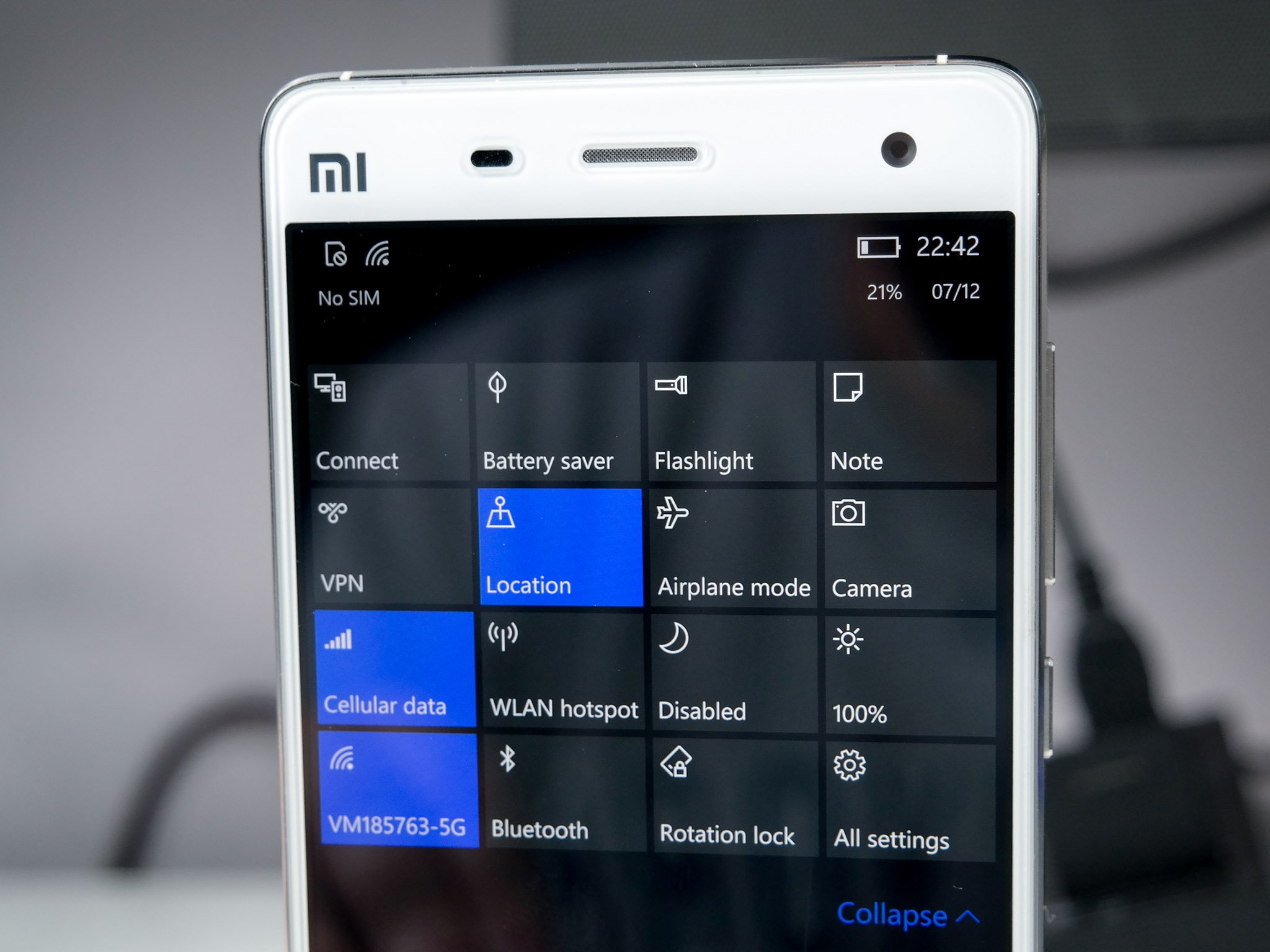 Video: Xiaomi Mi4 con Windows 10 para teléfonos