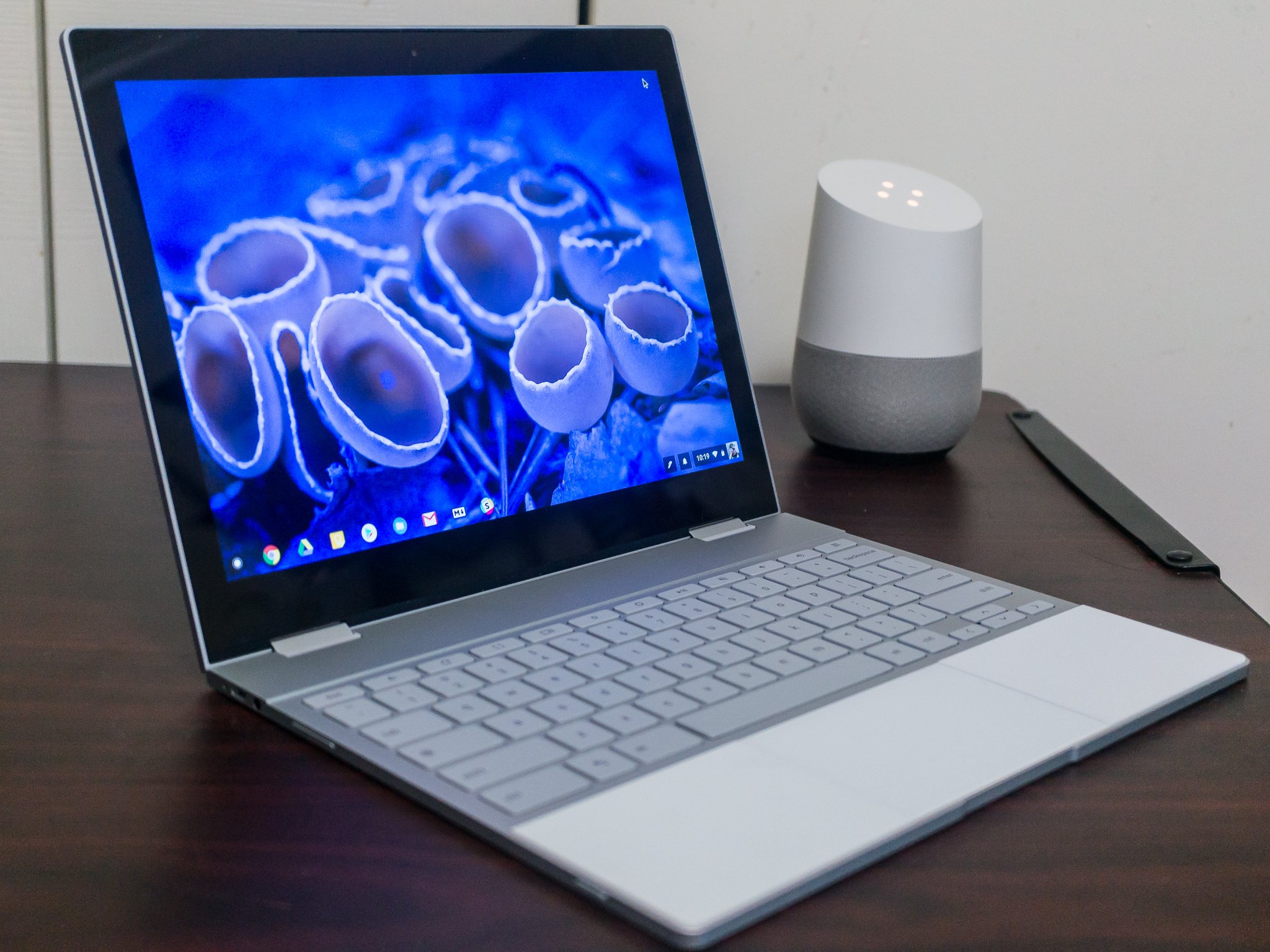 Google appears to be working on Windows 10 certification for its Pixelbook